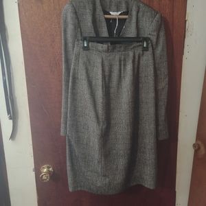 LADIES JACKET AND SKIRT SUIT. SIZE JR 5.